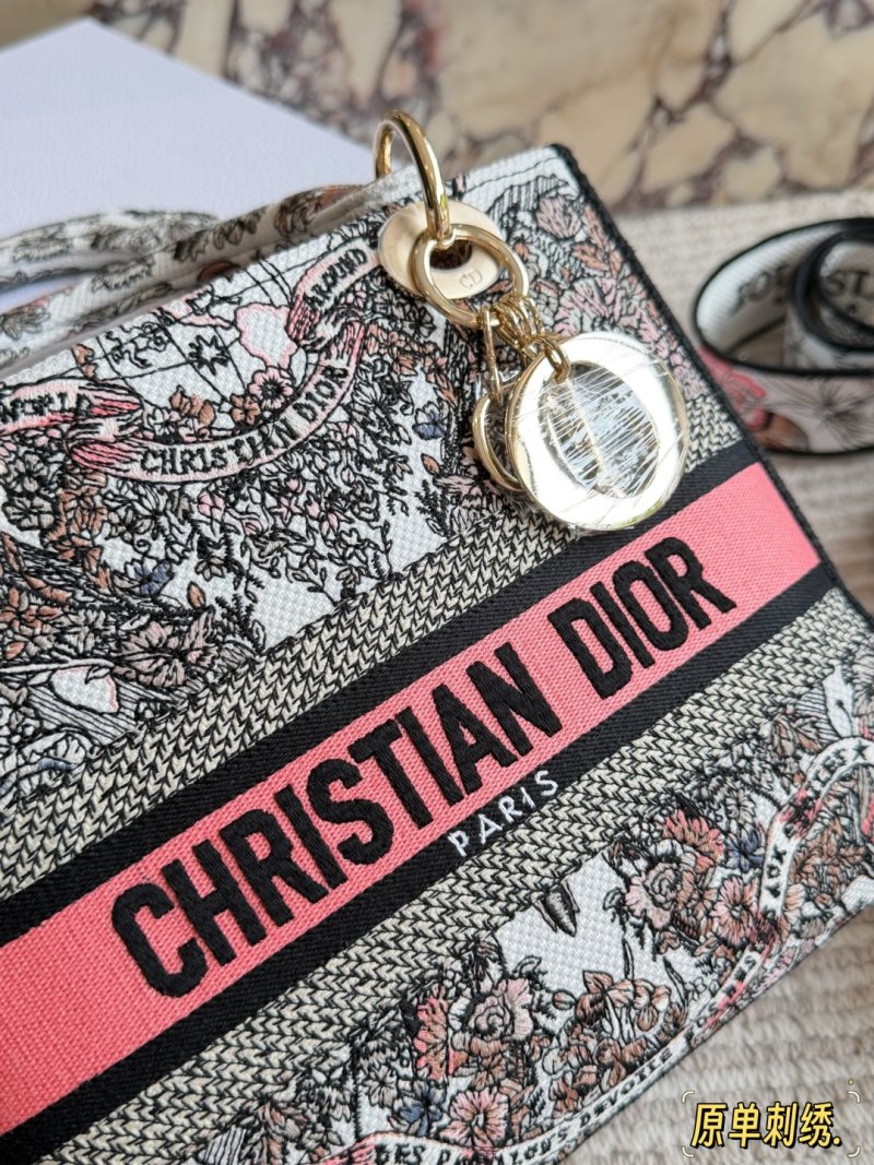 Dior Lady Diorama Embroidered Toile Shoulder Bag – Cream view