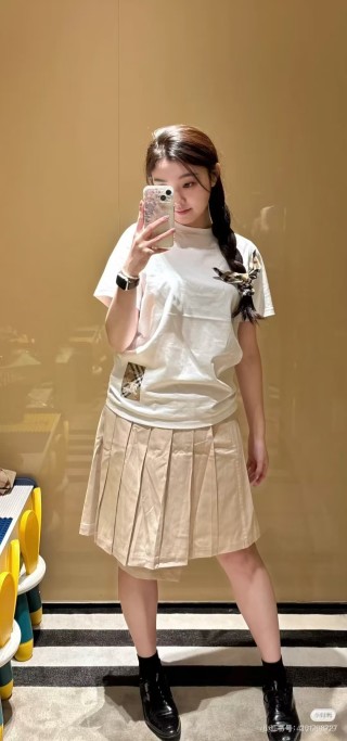 Cream Short Sleeve T-Shirt with Checkered Detail view 8