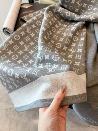 Louis Vuitton Monogram Wool Cashmere Blend Cape Scarf Grey view 9