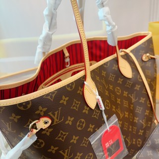 Louis Vuitton Neverfull MM Monogram Tote Bag view 5