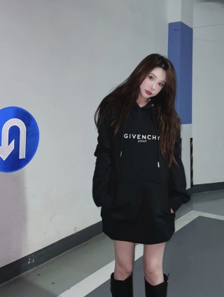 Givenchy Black Logo Hoodie view 4
