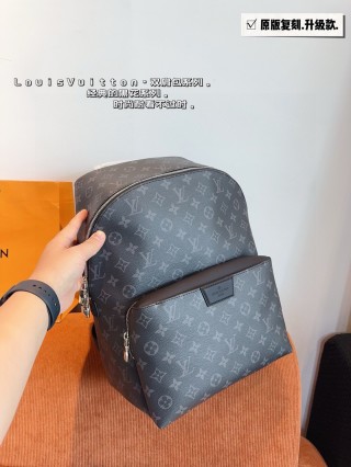 Louis Vuitton Discovery Monogram Backpack Black view 4