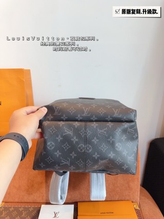 Louis Vuitton Discovery Monogram Backpack Black view 5