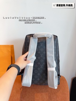 Louis Vuitton Discovery Monogram Backpack Black view 6