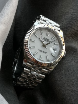 Rolex Datejust 41mm Cream Dial Steel Watch M126334 view 3