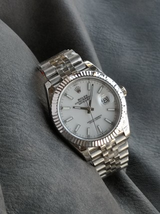 Rolex Datejust 41mm Cream Dial Steel Watch M126334 view 4