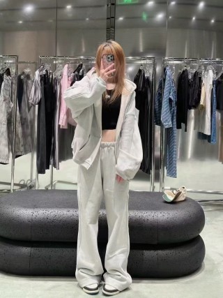 Oversized Puffer Jacket Beige view 4