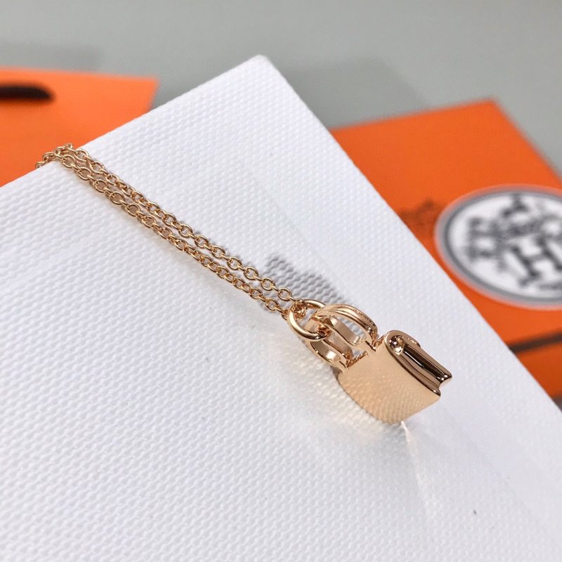 Hermès Constance Bag Pendant Necklace Gold view