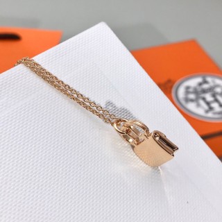 Hermès Constance Bag Pendant Necklace Gold view 9