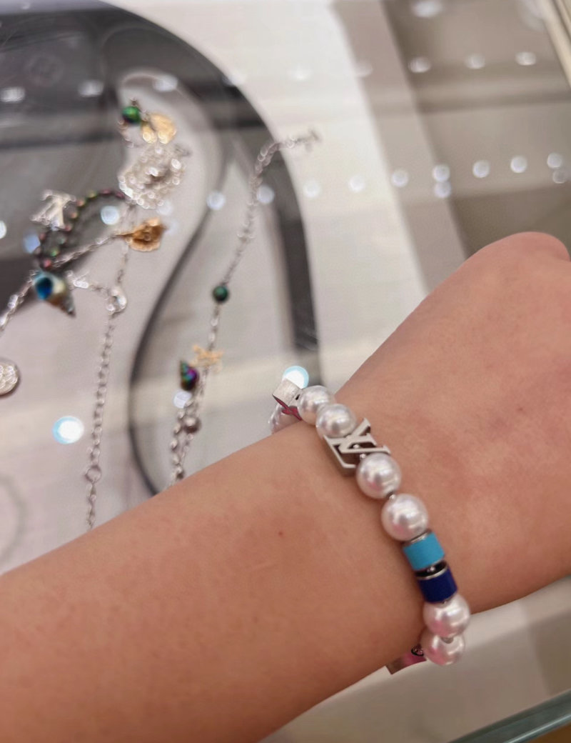 Louis Vuitton LV Pearls Party Multi-Color Bracelet