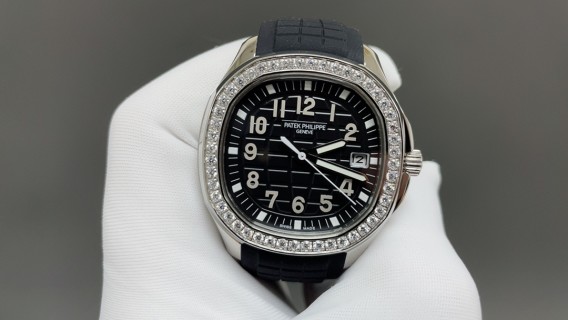 Patek Philippe Aquanaut Luce 5268 Diamond Bezel Black Dial view 3
