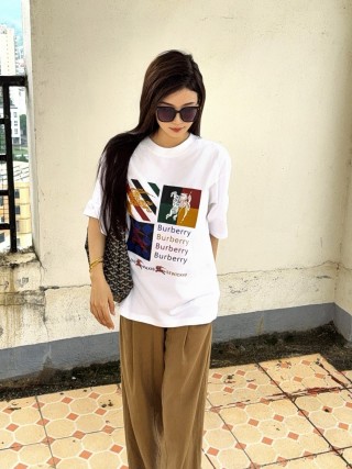 Burberry Colorblock White T-Shirt with Graphic Print view 8