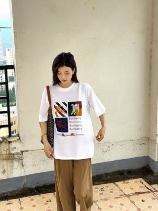 Burberry Colorblock White T-Shirt with Graphic Print view 9