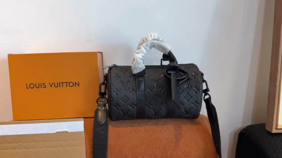 Louis Vuitton Keepall Bandoulière Monogram Embossed Black