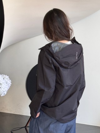 Arc'teryx Beat Jacket Black view 2