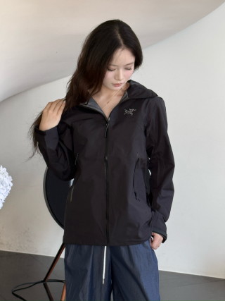 Arc'teryx Beat Jacket Black view 4