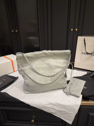 Chanel 22 Quilted Leather Shoulder Bag White