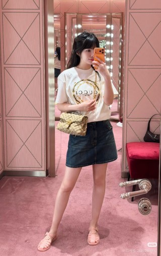 Gucci Logo Chain Circle T-Shirt Cream view 2