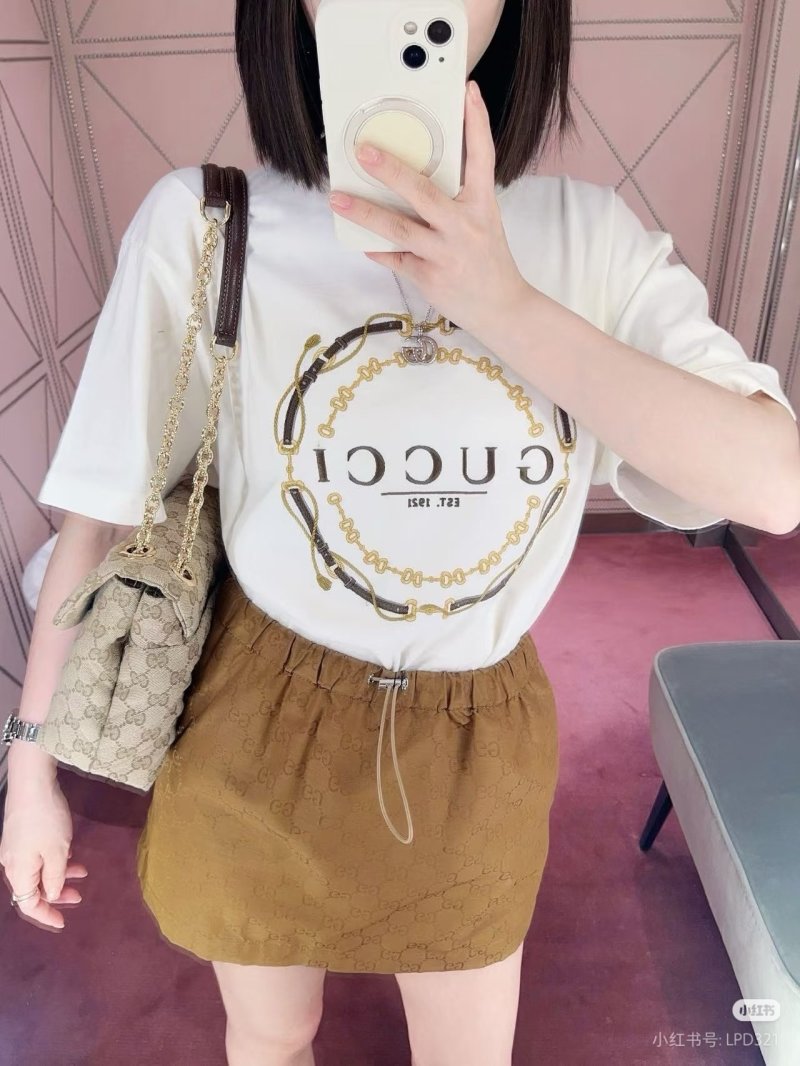 Gucci Logo Chain Circle T-Shirt Cream view