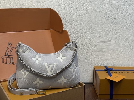 Louis Vuitton Coussin PM Embossed Black Shoulder Bag view 3