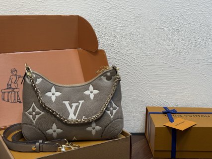 Louis Vuitton Coussin PM Embossed Black Shoulder Bag view 4