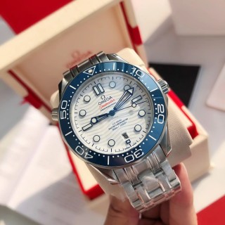 Omega Seamaster 300M Blue Dial Steel Watch view 4