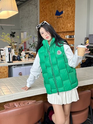 Moncler Green Quilted Down Vest view 7