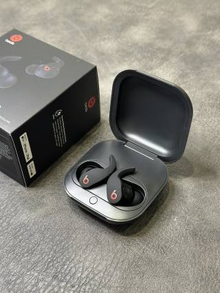 Beats Fit Pro True Wireless Earbuds - Black view 3