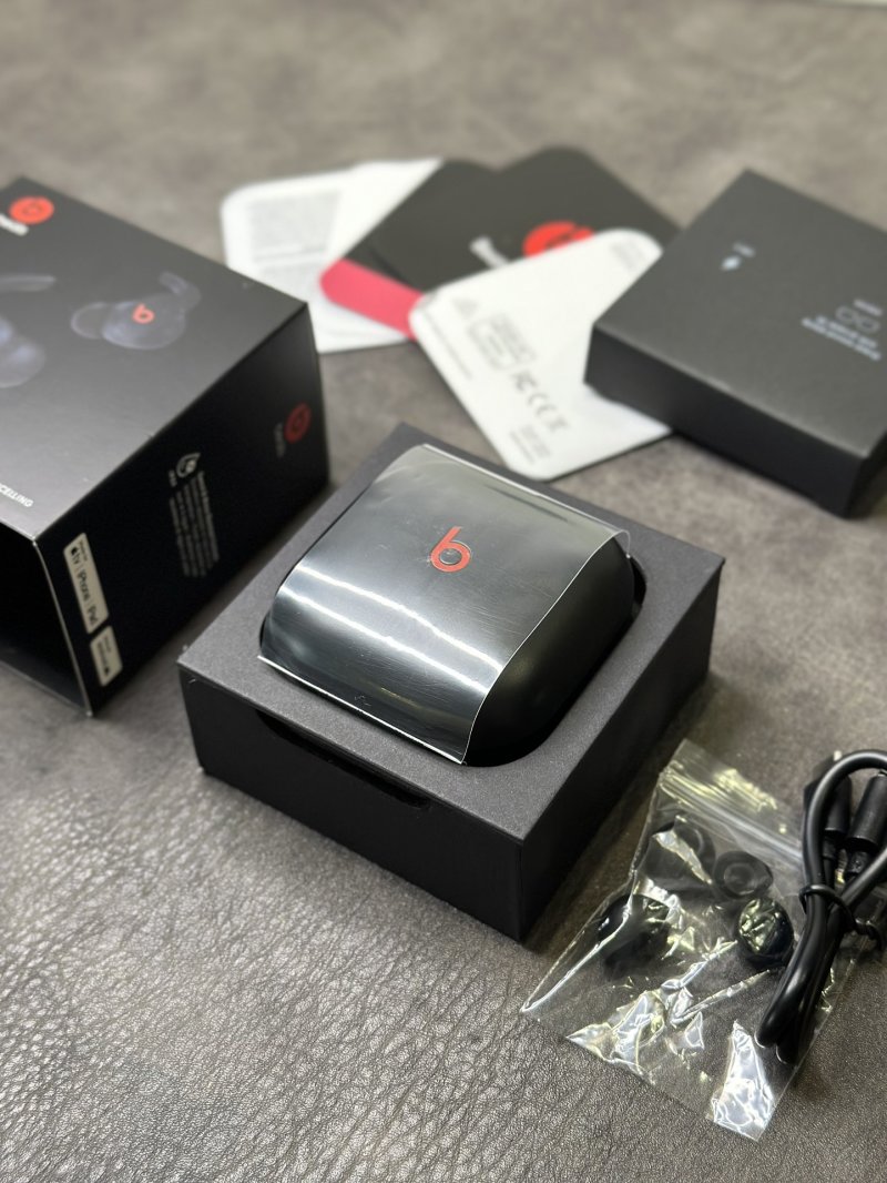 Beats Fit Pro True Wireless Earbuds - Black view