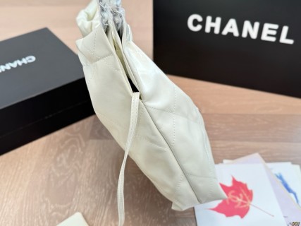 Chanel 22 Quilted Cream Leather Shoulder Bag view 4