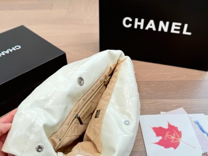 Chanel 22 Quilted Cream Leather Shoulder Bag view 8