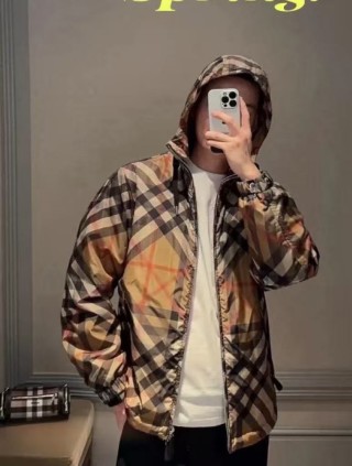 Burberry Vintage Check Hooded Jacket Brown view 3
