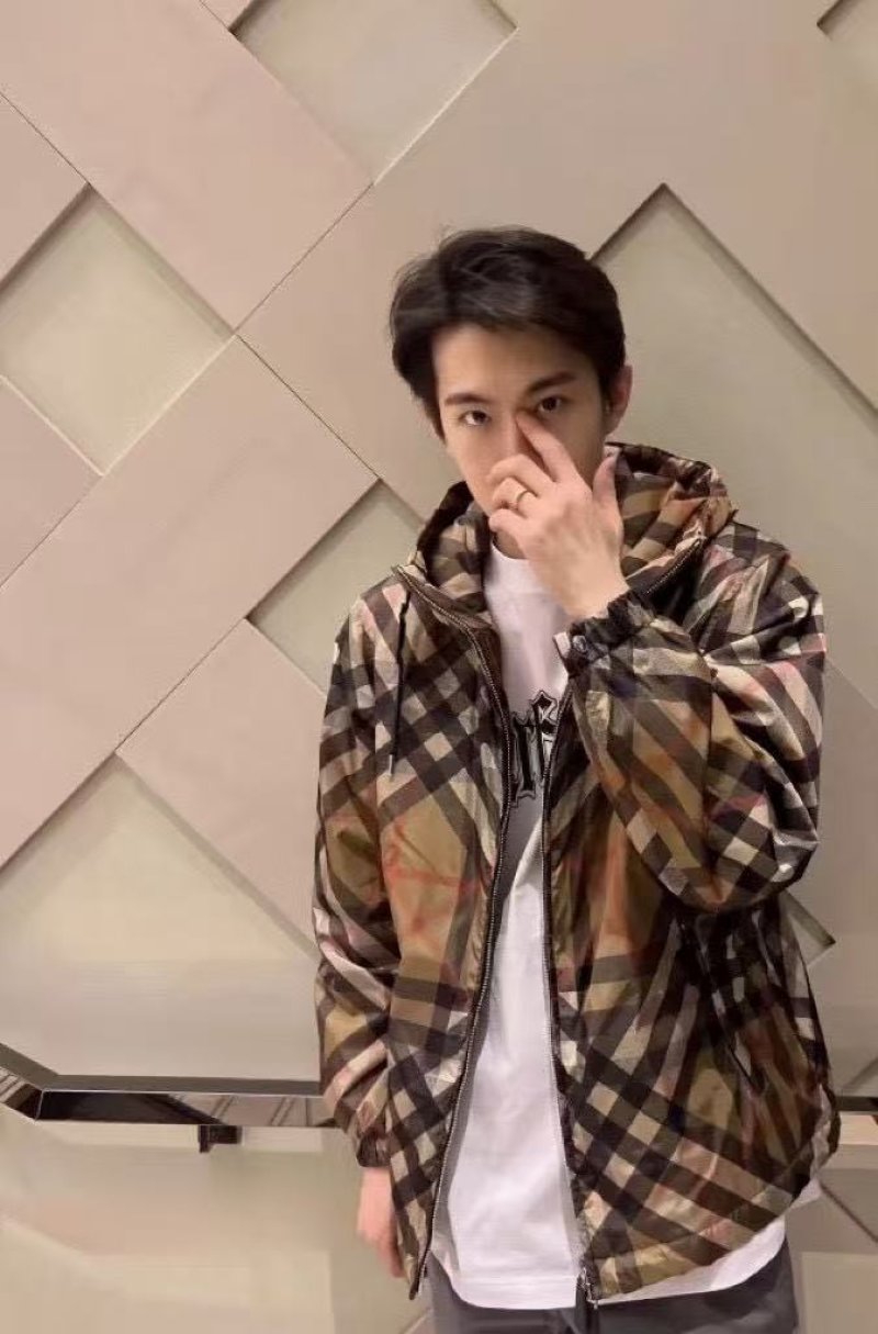 Burberry Vintage Check Hooded Jacket Brown view