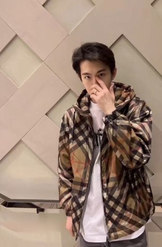 Burberry Vintage Check Hooded Jacket Brown view 4