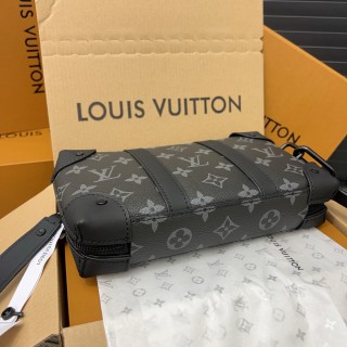 Louis Vuitton Soft Trunk Wallet Crossbody Bag Black view 4