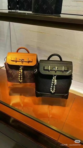Louis Vuitton Twist Shoulder Bag Black view 8