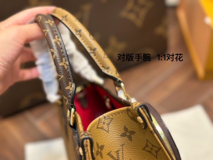 Louis Vuitton OnTheGo Monogram Canvas Tote Bag Small view 3