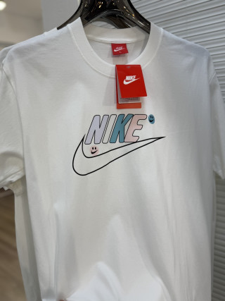 Nike Smiley Logo Short Sleeve T-Shirt White view 1