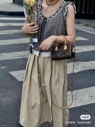Louis Vuitton Speedy Monogram Brown Handbag view 2