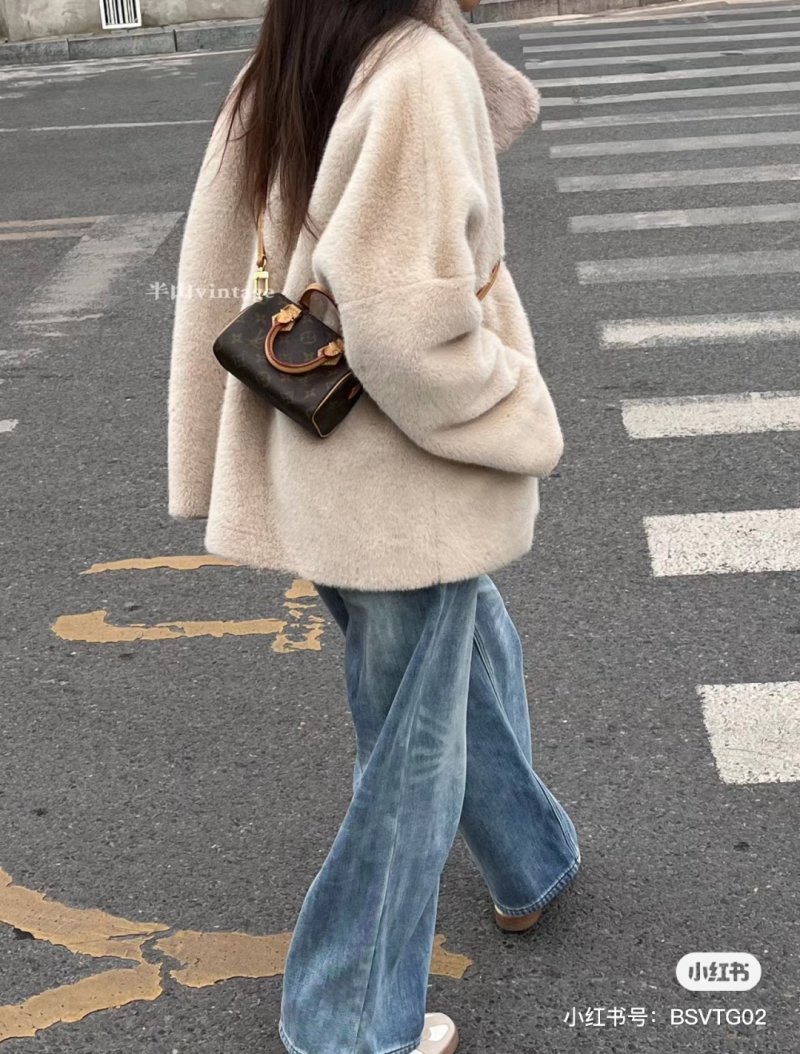 Louis Vuitton Speedy Monogram Brown Handbag view