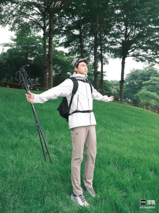 Beige Slim-Fit Casual Chino Pants view 6