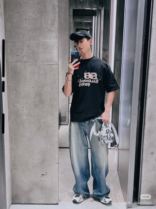 Balenciaga Paris Black Graphic T-Shirt view 6