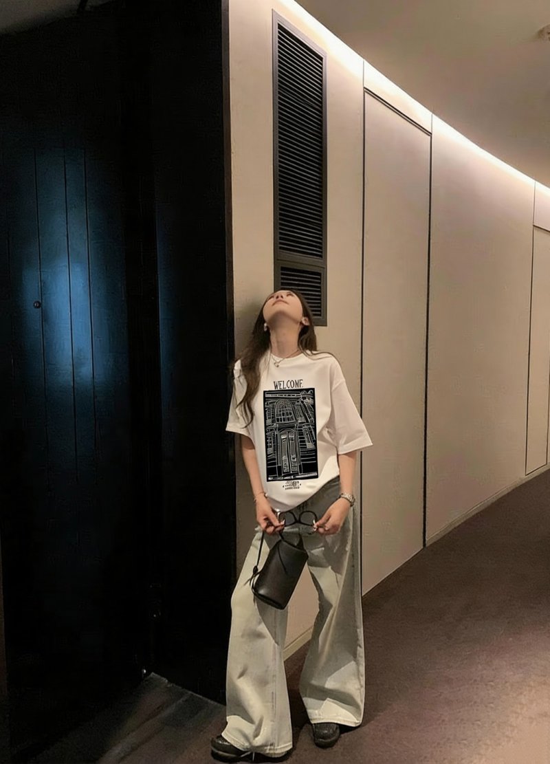 Welcome Graphic Print Short Sleeve T-Shirt Cream