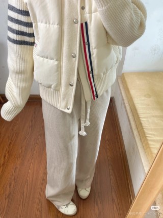 Chanel Cream Quilted Down Puffer Jacket with Ribbed Sleeves view 12