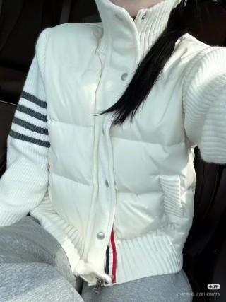 Chanel Cream Quilted Down Puffer Jacket with Ribbed Sleeves view 13