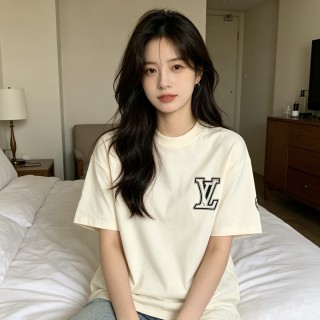 Louis Vuitton LV Logo Cream Short Sleeve T-Shirt view 5