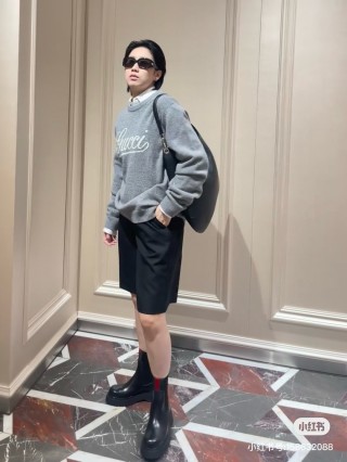 Gucci Script Logo Grey Crewneck Sweater view 6