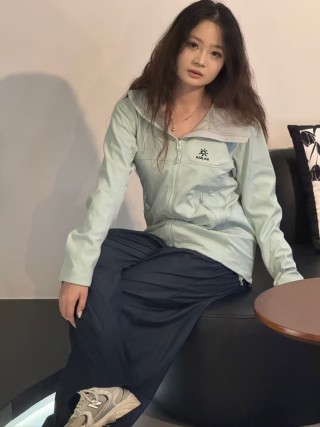 Karao Colorblock Windbreaker Jacket Sage Green & Cream view 4