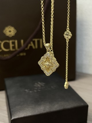 Buccellati Opera Tulle Four-Leaf Clover Gold Pendant Necklace view 8