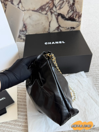 Chanel 22 Mini Bag Black Leather Pearl Chain view 2